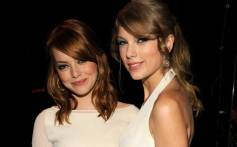 Emma Stone Says She’ll Never Joke About Taylor Swift Again After Golden Globes ‘A–hole’ Quip