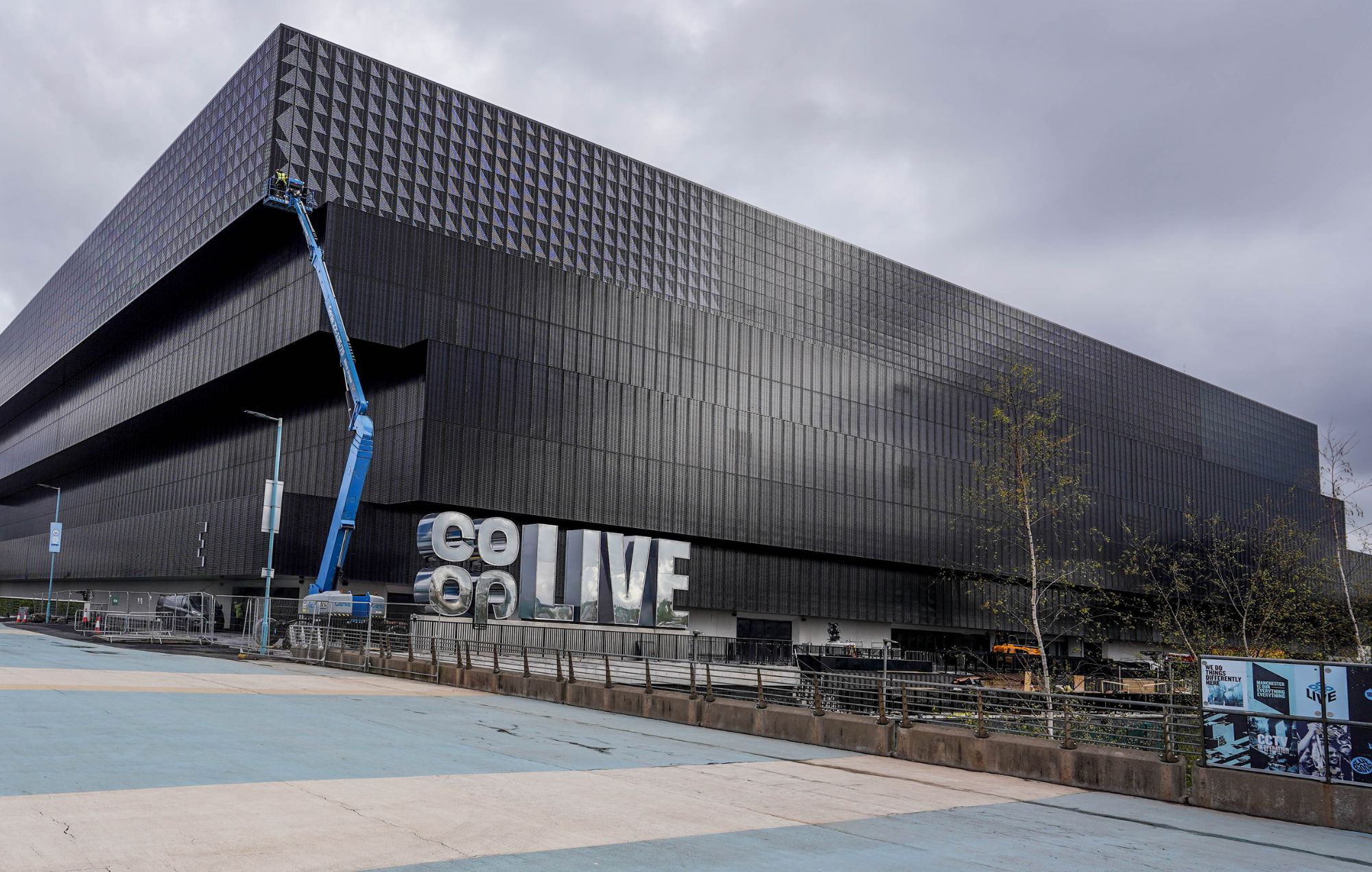 Manchester’s Co-Op Live Arena sees further problems and delays as The ...