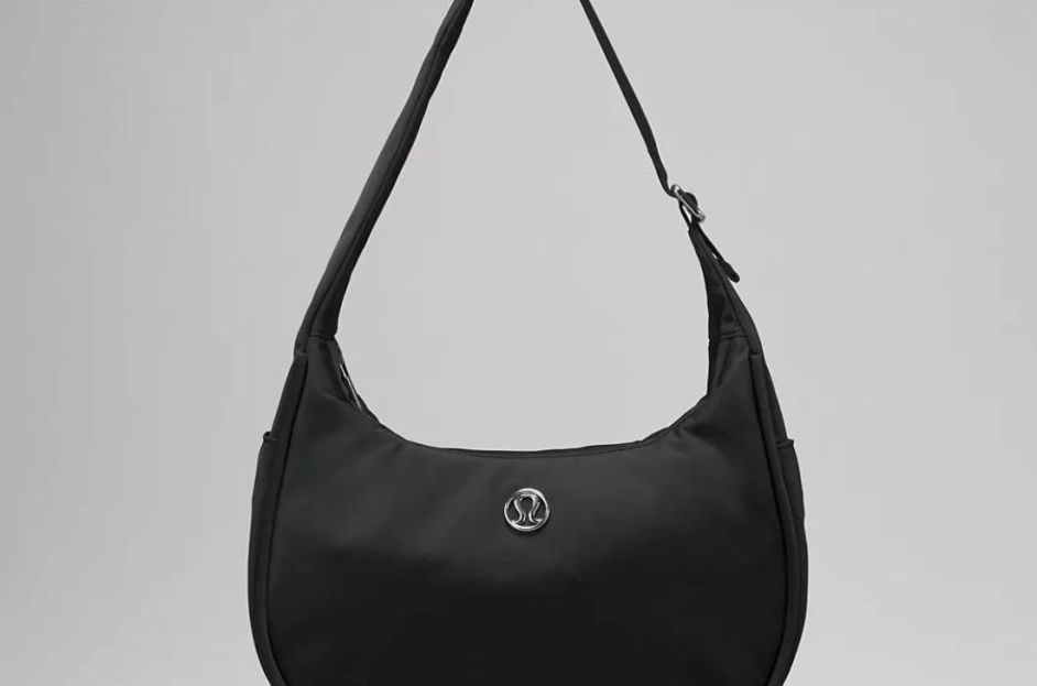 Lululemon’s Viral $68 Purse Has Reviewers Ditching Designer Bags for This Design (And It’s Almost Sold Out)