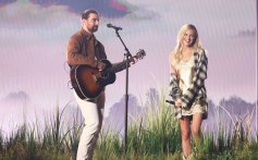 Kelsea Ballerini Shares Text She Sent Noah Kahan  Asking Him to Collaborate on ‘Cowboys Cry Too’