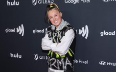 JoJo Siwa Slams Online Troll & Drinks From a Vodka Bottle During Her L.A. Pride in the Park Set