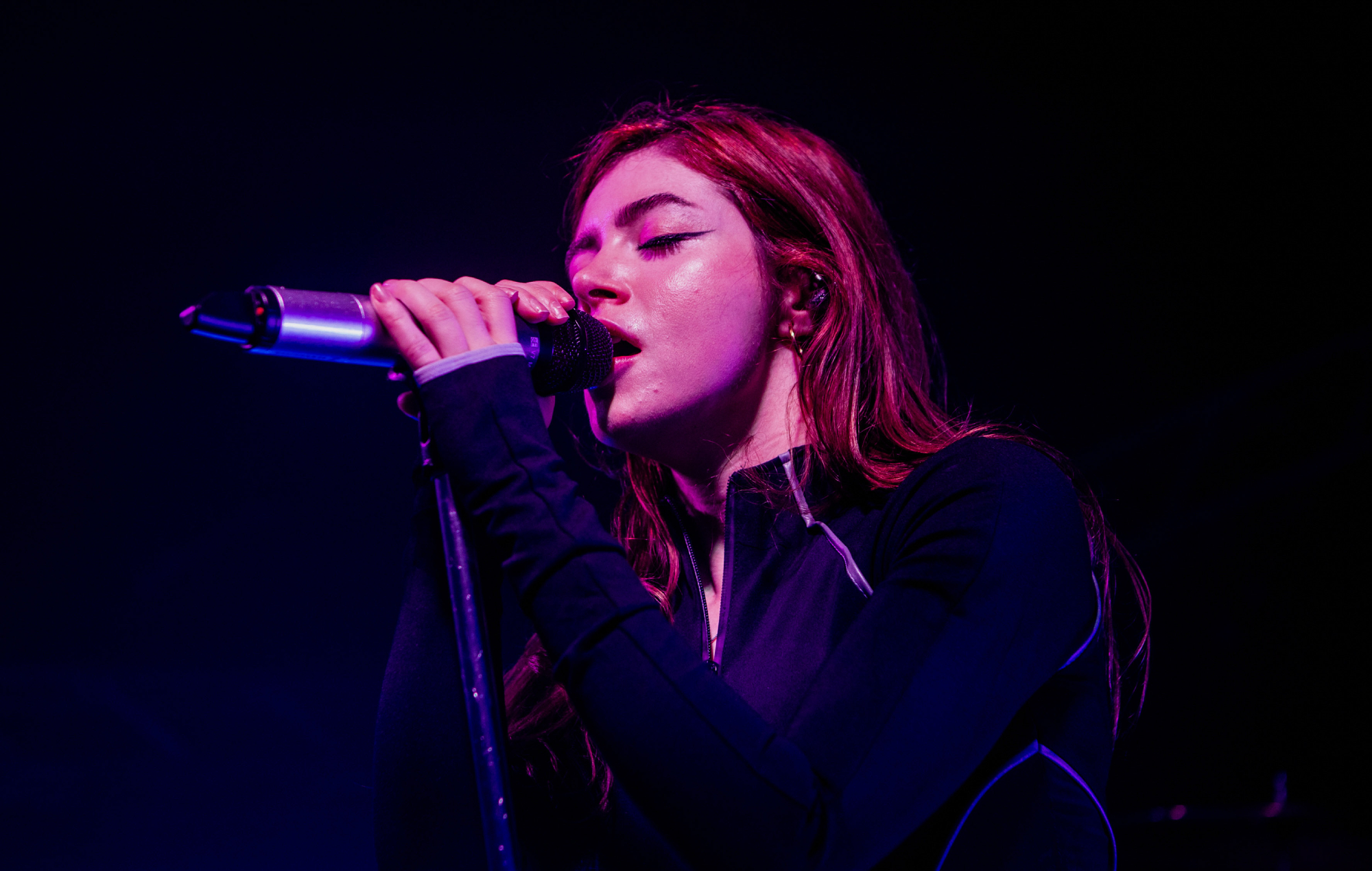 Against The Current’s Chrissy Costanza launches solo project with sultry single ‘7 Minutes In Hell’ with VOILÀ