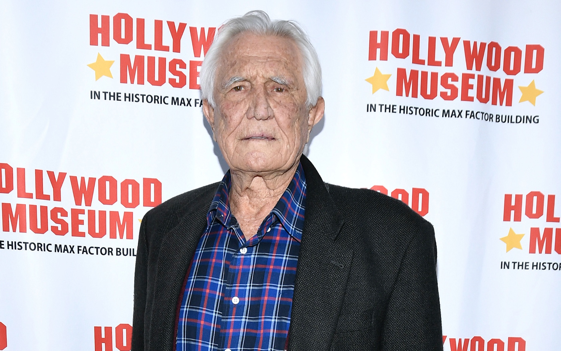 Former James Bond actor George Lazenby retires from acting