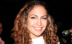 Jennifer Lopez Marks Anniversary of 2021 ‘Freedom’ Song ‘Cambia El Paso’