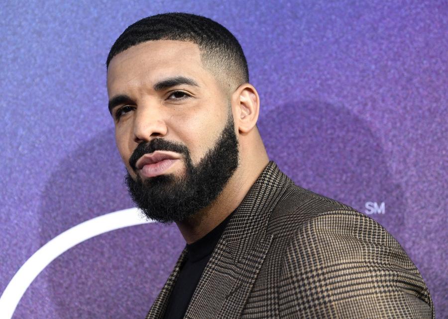 Drake Drops “100 Gigs” and Celebrates Musical Greatness