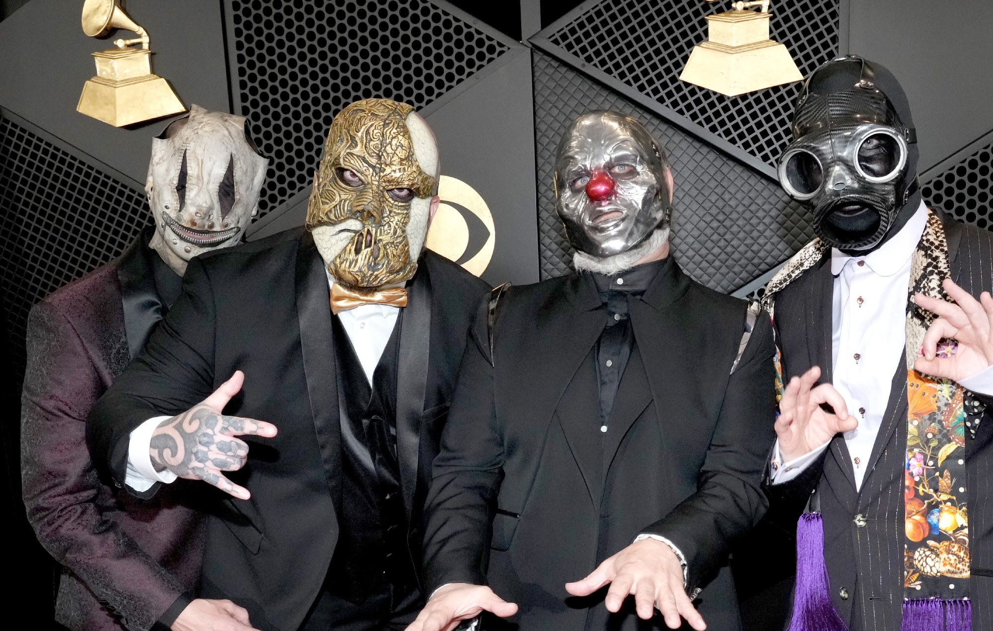 Slipknot bassist ‘V-Man’ shares new up-close look at new mask