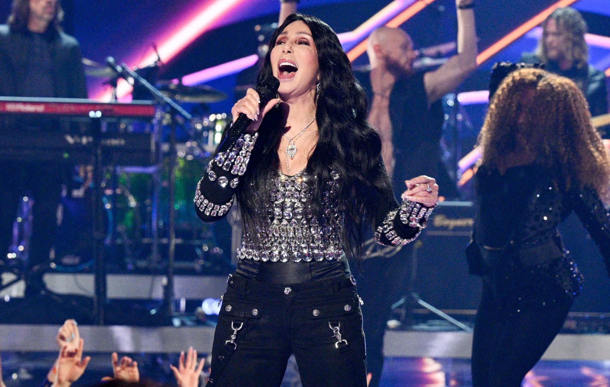 Cher reportedly “in talks” for legends slot at Glastonbury 2025