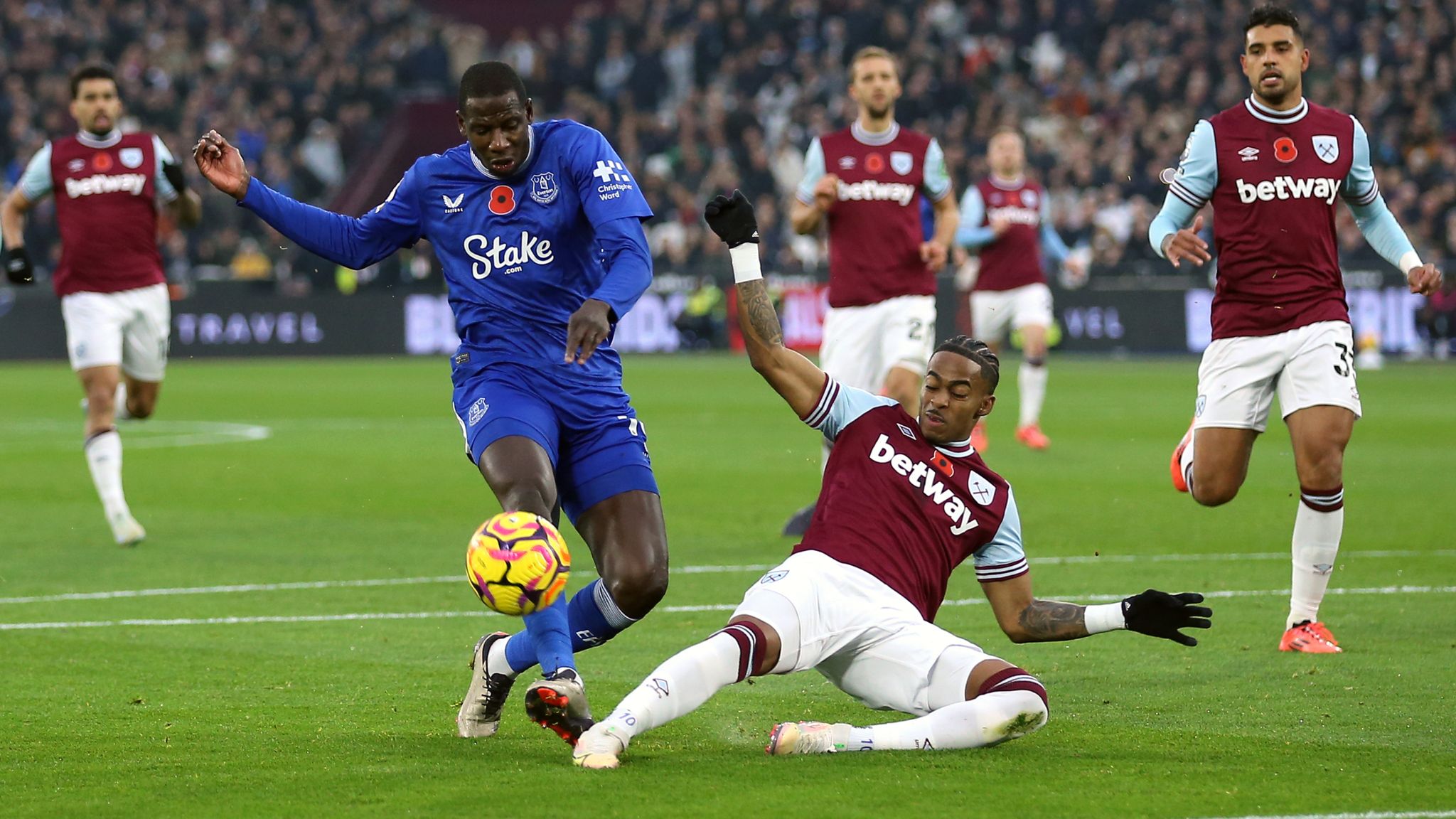 West Ham 0-0 Everton: Tale of missed chances as Premier League strugglers settle for point apiece